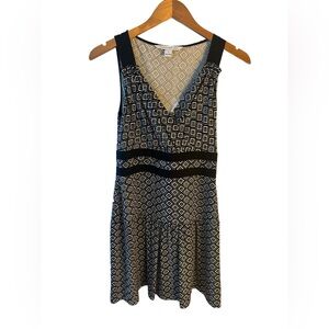 Diane Von Furstenberg Black and White Sleeveless V-Neck Sundress